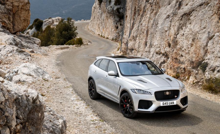  Jaguar F-Pace SVR 2018 года  (WW) (фото 37 из 115)